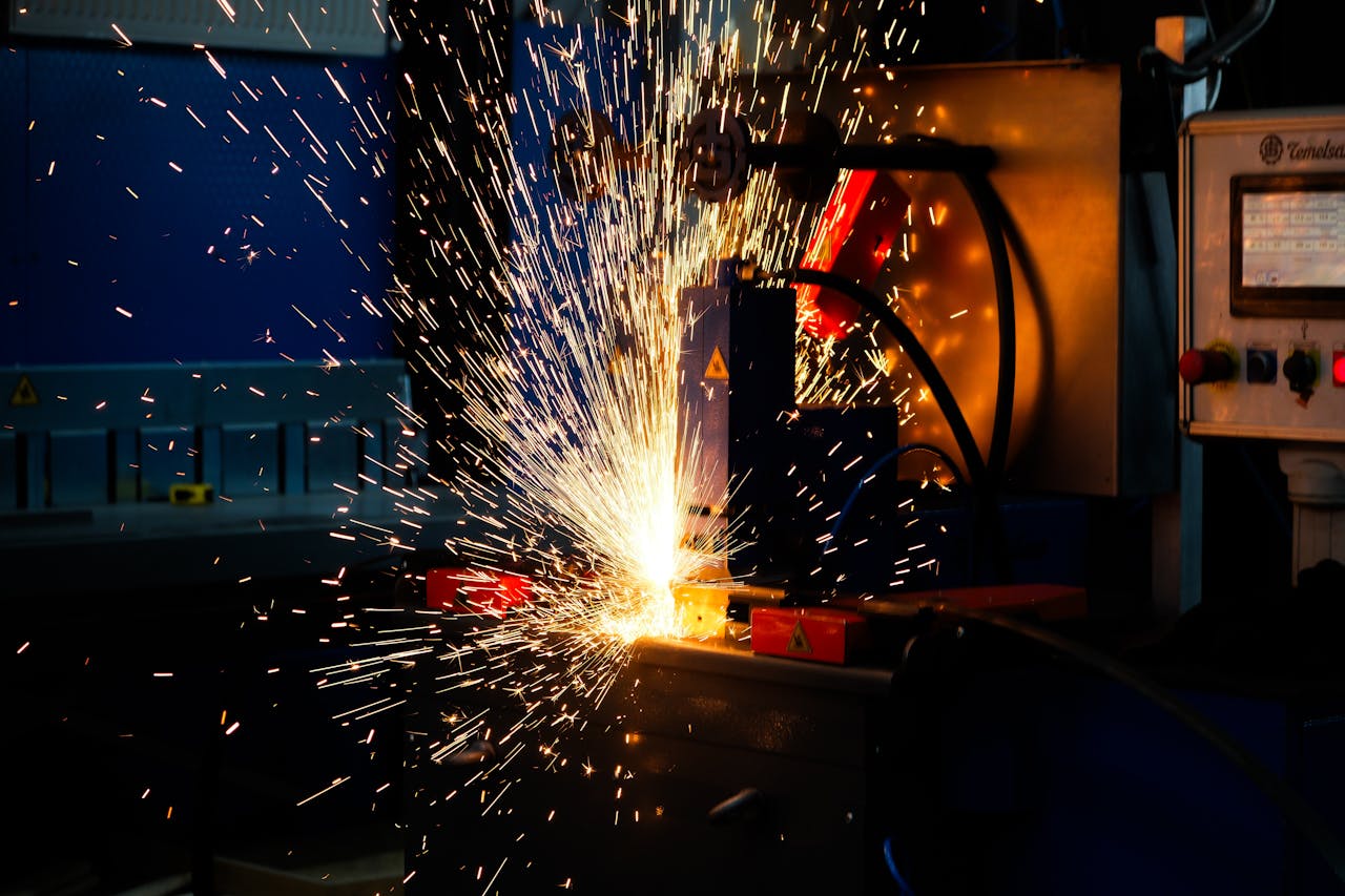 Industrial welding with sparks